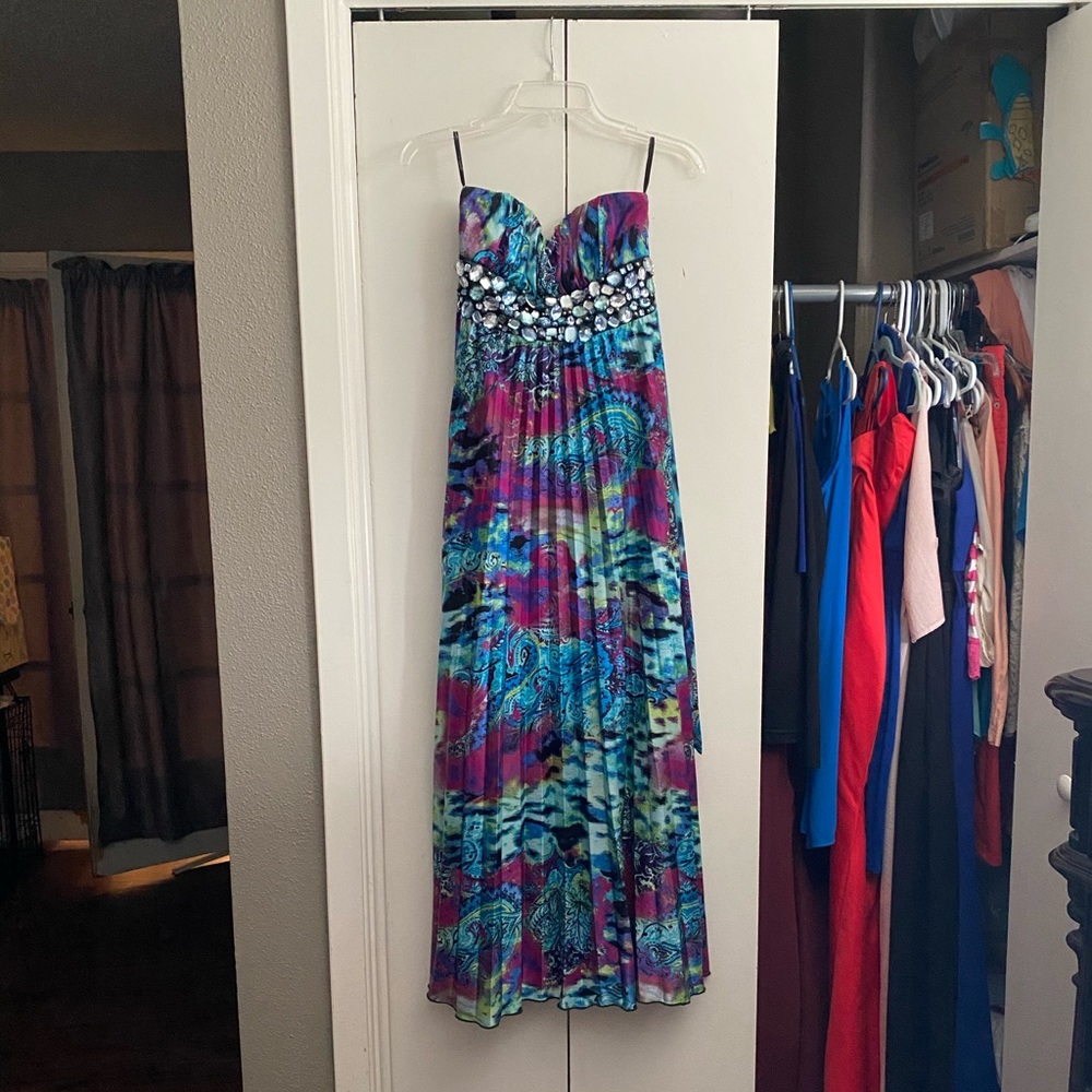 Strapless dress with rhinestones on waist